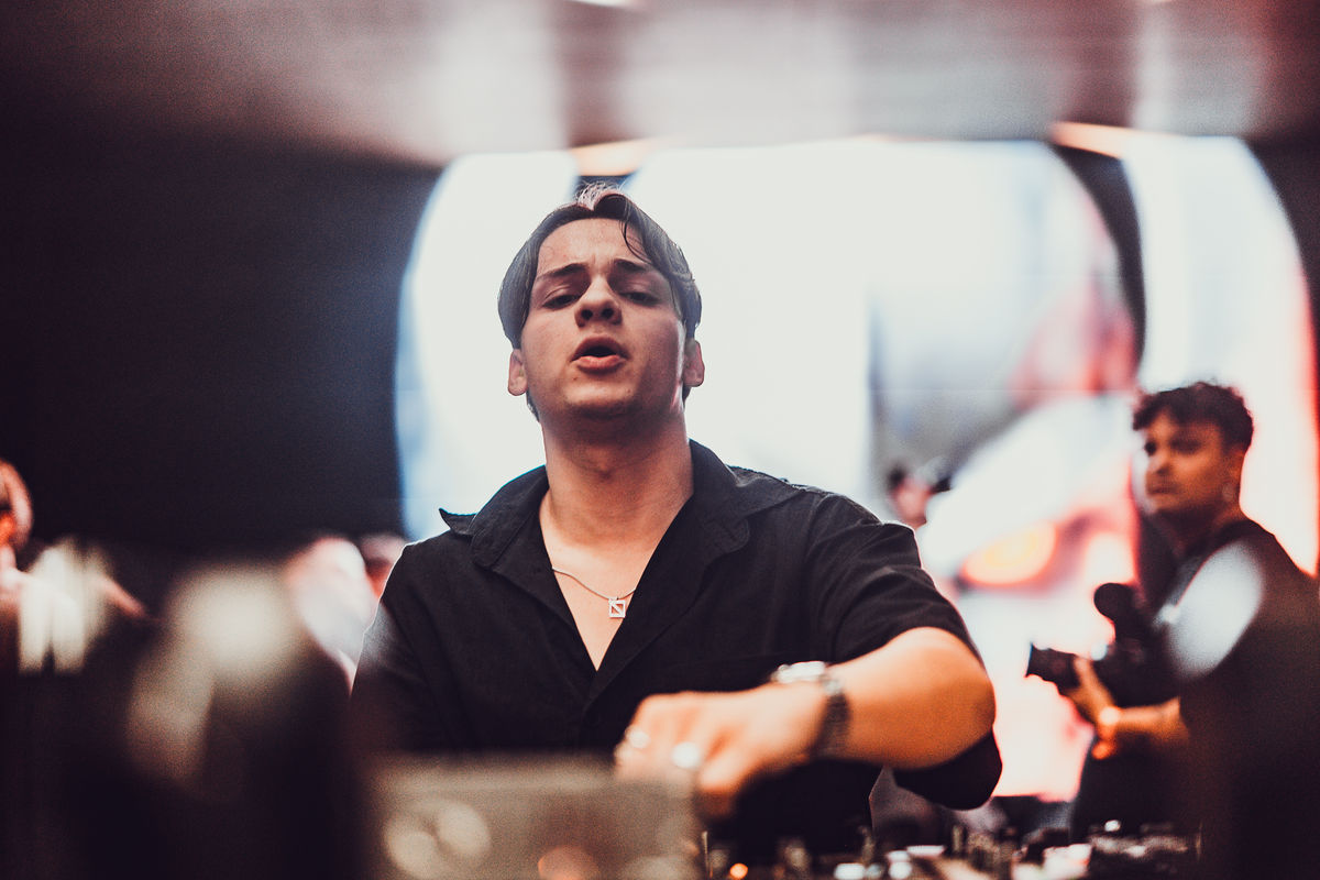 Loading... just a sec